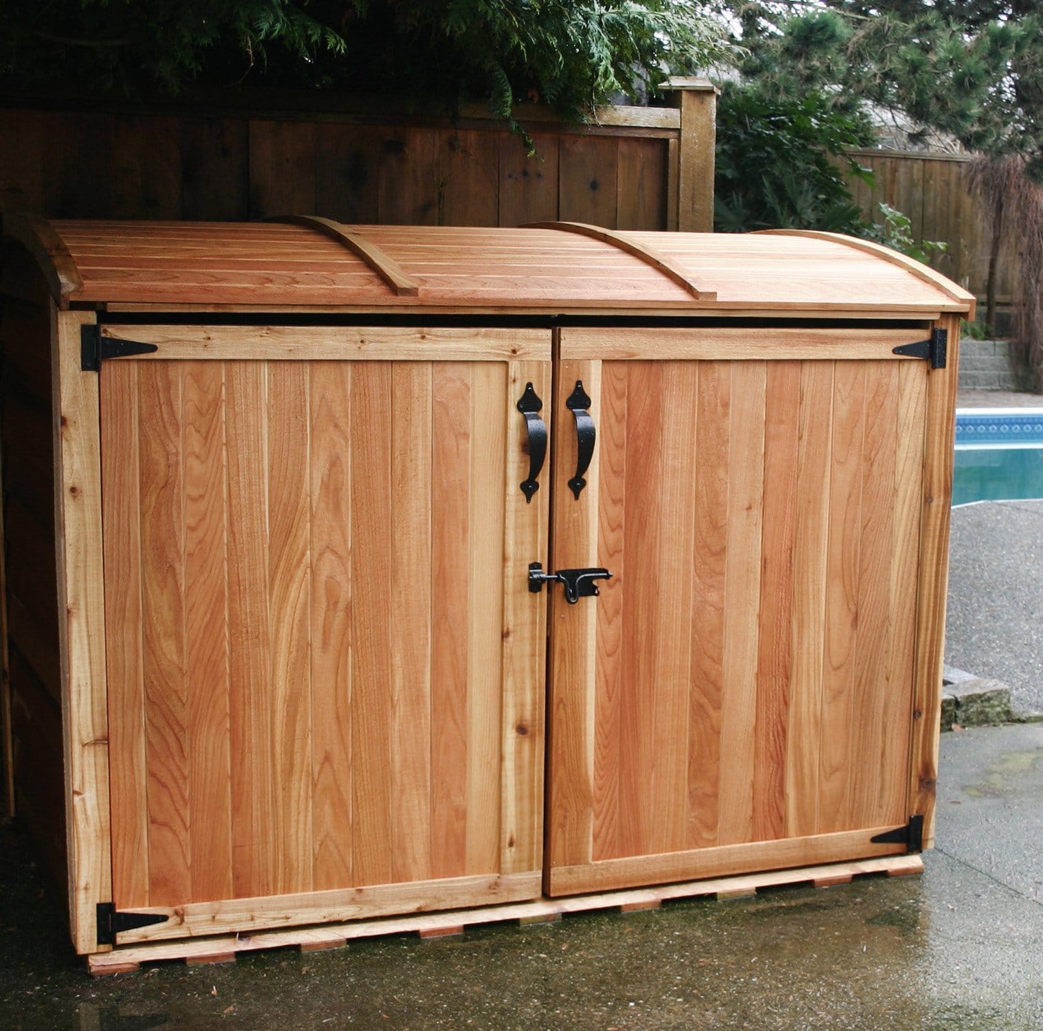 Cedar Outdoor Garbage Can Storage Bins and Enclosures