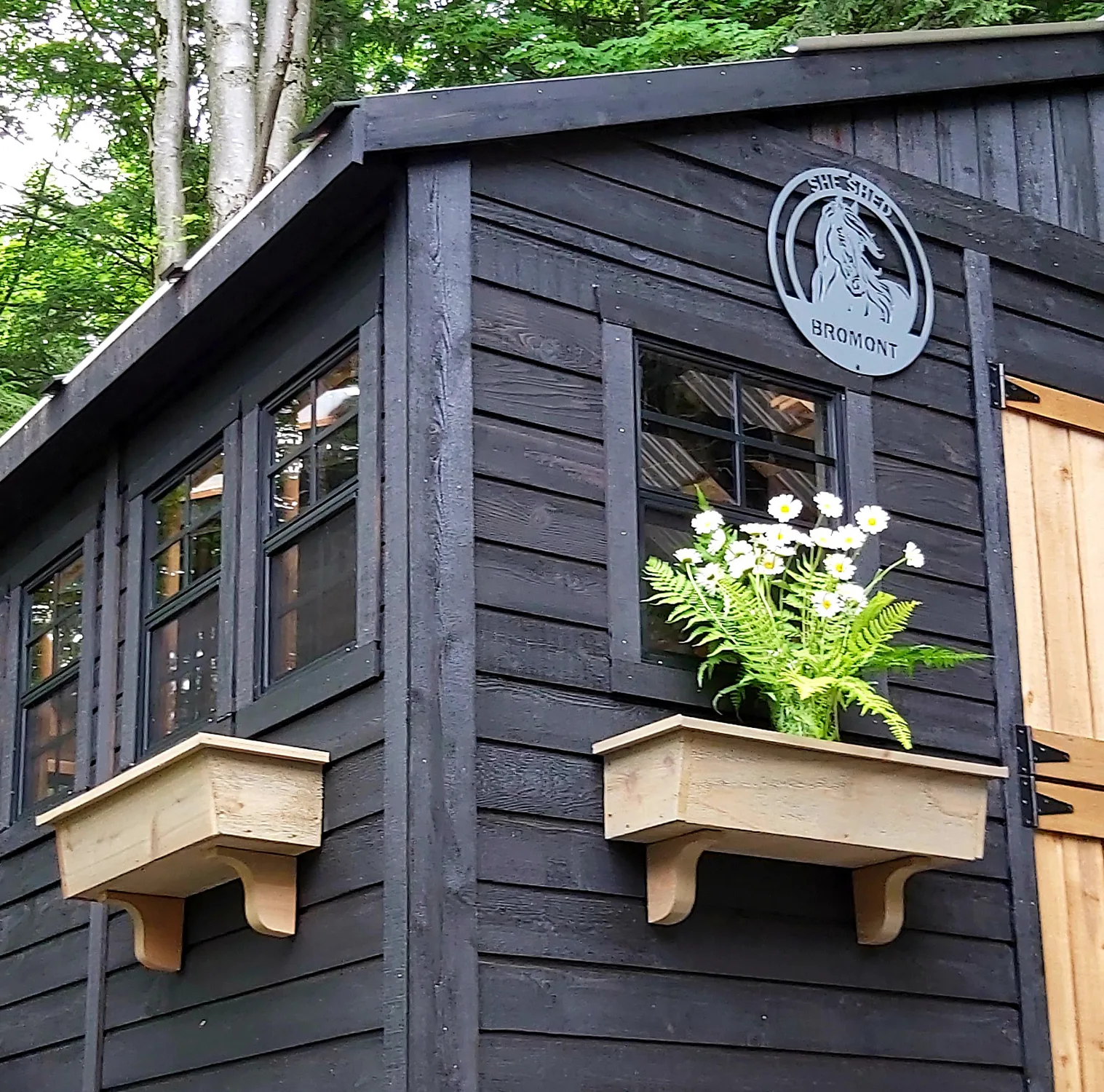 Western Red Cedar Flower Box – Rustic Wood Planter for Outdoors